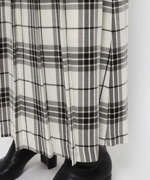 LOWRYS FARM(ローリーズファーム)の「チェックキルトスカート 170837(スカート・レディース・ホワイト/ネイビー/ブラウン・FREE)」の13枚目の写真