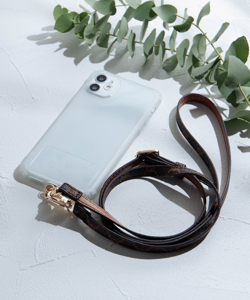 ALTROSE（アルトローズ）の「スマホショルダーストラップ [フェイクレザー]（スマホグッズ・レディース・パイソン/ベージュ/キャメル/グリーン/アイボリー/ブラック/ダークブラウン/シルバー・FREE）」の3枚目の写真