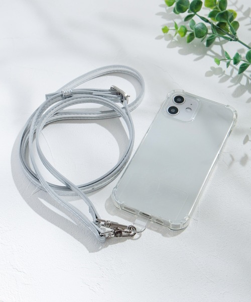 ALTROSE（アルトローズ）の「スマホショルダーストラップ [フェイクレザー]（スマホグッズ・レディース・パイソン/ベージュ/キャメル/グリーン/アイボリー/ブラック/ダークブラウン/シルバー・FREE）」の7枚目の写真