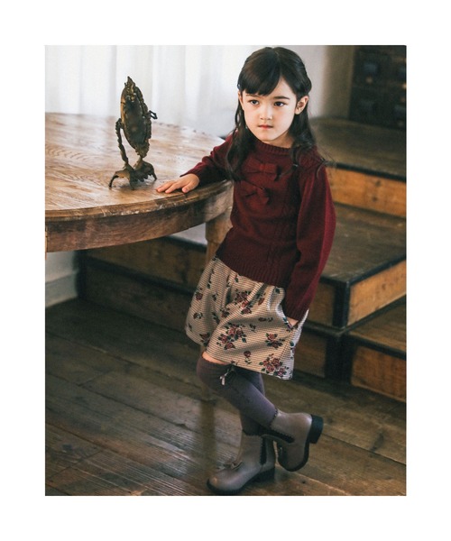 BeBe(ベベ)の「BeBe/リボン付きケーブル編みニット(100~150cm)(ニット/セーター・キッズ・レッド/パープル・110/130/100/150/140/120)」の8枚目の写真