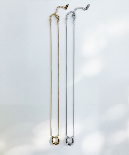 CEMONEMO（セモネモ）の「【金属アレルギー対応】 ホースシュー スネークチェーン ネックレス / サージカルステンレス316L（ネックレス・レディース・シルバー/ゴールド・FREE）」の21枚目の写真