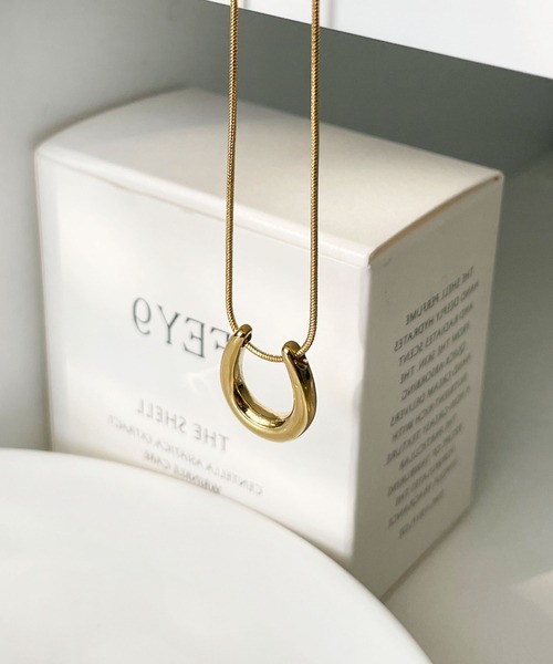 CEMONEMO（セモネモ）の「【金属アレルギー対応】 ホースシュー スネークチェーン ネックレス / サージカルステンレス316L（ネックレス・レディース・シルバー/ゴールド・FREE）」の19枚目の写真