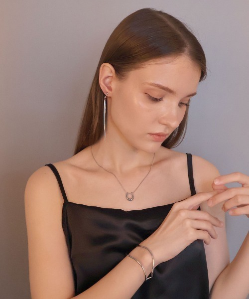 CEMONEMO（セモネモ）の「【金属アレルギー対応】 ホースシュー スネークチェーン ネックレス / サージカルステンレス316L（ネックレス・レディース・シルバー/ゴールド・FREE）」の8枚目の写真