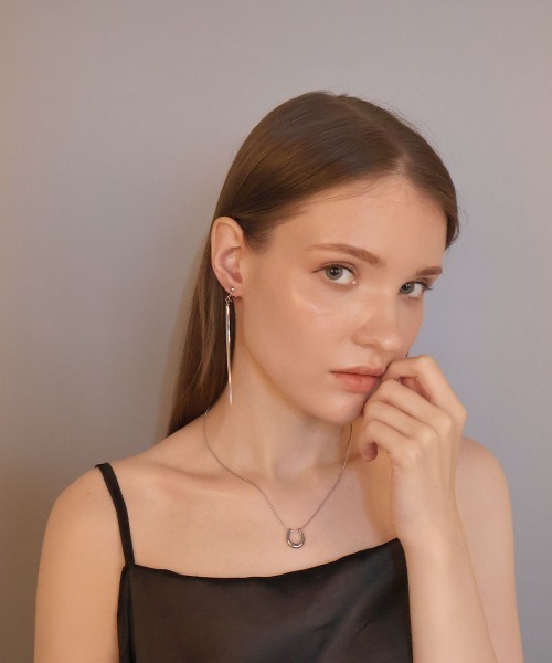 CEMONEMO（セモネモ）の「【金属アレルギー対応】 ホースシュー スネークチェーン ネックレス / サージカルステンレス316L（ネックレス・レディース・シルバー/ゴールド・FREE）」の7枚目の写真