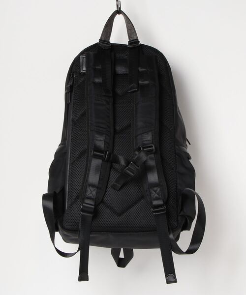 Lui's（ルイス）の「【MAKAVELIC / マキャベリック】BIND UP BACKPACK BLACK EDITION(バックパック)（バックパック/リュック・メンズ・ブラック・FREE）」の2枚目の写真