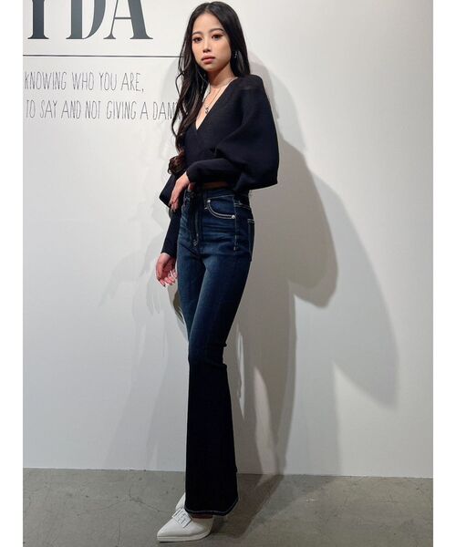 GYDA(ジェイダ)の「2WAYカシュクールリブニットトップス(ニット/セーター・レディース・ブラック/オフホワイト・FREE)」の19枚目の写真