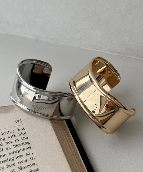 apres jour mignon（アプレジュールミニョン）の「【apresjour mignon×ARIAZ】ワイドバングル（バングル/リストバンド・レディース・シルバー/ゴールド・ONESIZE）」の4枚目の写真