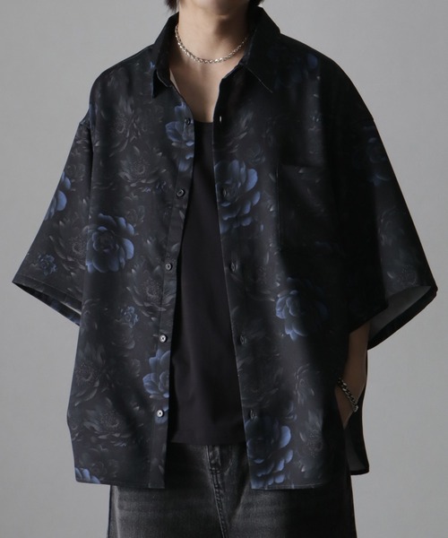 welise(ウェライズ)の「【welise/ウェライズ】リッチドレープスムース 総柄 ハーフスリーブ オーバーサイズシャツ(シャツ/ブラウス・メンズ・ブラウン系その他3/ホワイト系その他/グレー系その他2/ブラック系その他/ブラウン系その他2/ブラック系その他2/ブラック×レッド/ブラウン系その他/グレー系その他/ブラック系その他3/ホワイト系その他2/ブラック×グレー/ブラウン系その他4/ホワイト系その他3/ブラウン系その他5/ブラウン系その他6/ブラック×ブルー/ブラック系その他4・S/M/L)」の7枚目の写真