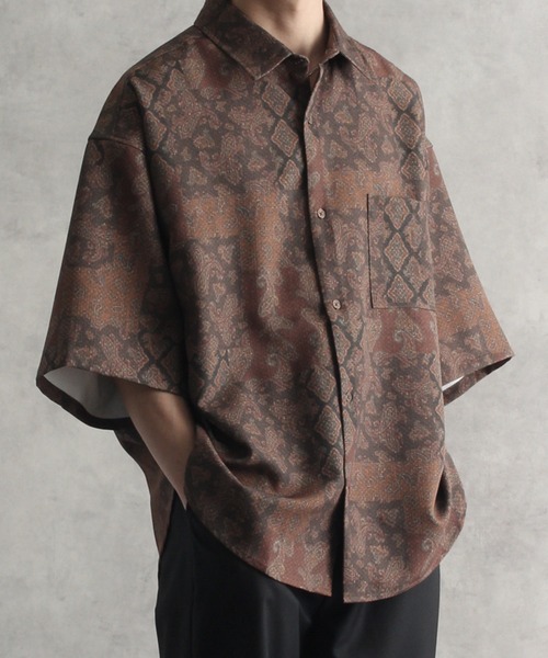 welise(ウェライズ)の「【welise/ウェライズ】リッチドレープスムース 総柄 ハーフスリーブ オーバーサイズシャツ(シャツ/ブラウス・メンズ・ブラウン系その他3/ホワイト系その他/グレー系その他2/ブラック系その他/ブラウン系その他2/ブラック系その他2/ブラック×レッド/ブラウン系その他/グレー系その他/ブラック系その他3/ホワイト系その他2/ブラック×グレー/ブラウン系その他4/ホワイト系その他3/ブラウン系その他5/ブラウン系その他6/ブラック×ブルー/ブラック系その他4・S/M/L)」の15枚目の写真