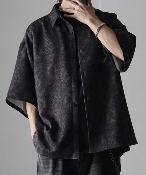 welise(ウェライズ)の「【welise/ウェライズ】リッチドレープスムース 総柄 ハーフスリーブ オーバーサイズシャツ(シャツ/ブラウス・メンズ・ブラウン系その他3/ホワイト系その他/グレー系その他2/ブラック系その他/ブラウン系その他2/ブラック系その他2/ブラック×レッド/ブラウン系その他/グレー系その他/ブラック系その他3/ホワイト系その他2/ブラック×グレー/ブラウン系その他4/ホワイト系その他3/ブラウン系その他5/ブラウン系その他6/ブラック×ブルー/ブラック系その他4・S/M/L)」の17枚目の写真