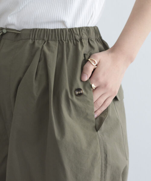 fredy emue（フレディエミュ）の「パラシュートパンツ（その他パンツ・レディース・アイボリー/カーキ・38）」の21枚目の写真