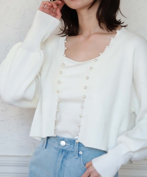 archives(アルシーヴ)の「パール付きニットカーディガン(カーディガン/ボレロ・レディース・ブラック/グレイッシュベージュ/オフホワイト/ブルー・MEDIUM)」の8枚目の写真