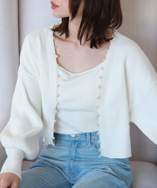 archives(アルシーヴ)の「パール付きニットカーディガン(カーディガン/ボレロ・レディース・ブラック/グレイッシュベージュ/オフホワイト/ブルー・MEDIUM)」の17枚目の写真