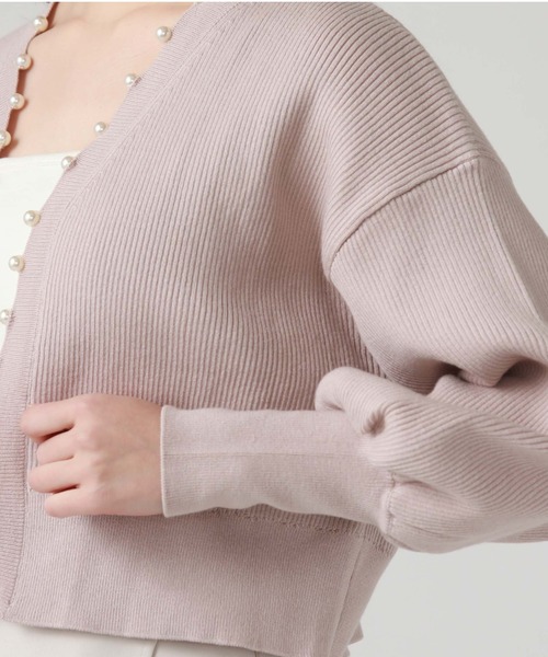 archives(アルシーヴ)の「パール付きニットカーディガン(カーディガン/ボレロ・レディース・ブラック/グレイッシュベージュ/オフホワイト/ブルー・MEDIUM)」の7枚目の写真