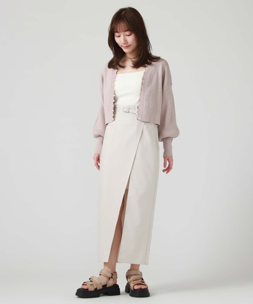 archives(アルシーヴ)の「パール付きニットカーディガン(カーディガン/ボレロ・レディース・ブラック/グレイッシュベージュ/オフホワイト/ブルー・MEDIUM)」の12枚目の写真