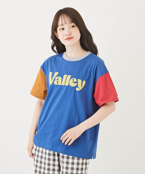 CUBE SUGAR(キューブシュガー)の「汗ジミ防止カットソーロゴプリントTシャツ(Tシャツ/カットソー・レディース・キャメル/ピンク/マルチ/トップグレー/ブルー・M)」の1枚目の写真
