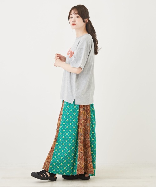 CUBE SUGAR(キューブシュガー)の「汗ジミ防止カットソーロゴプリントTシャツ(Tシャツ/カットソー・レディース・キャメル/ピンク/マルチ/トップグレー/ブルー・M)」の9枚目の写真