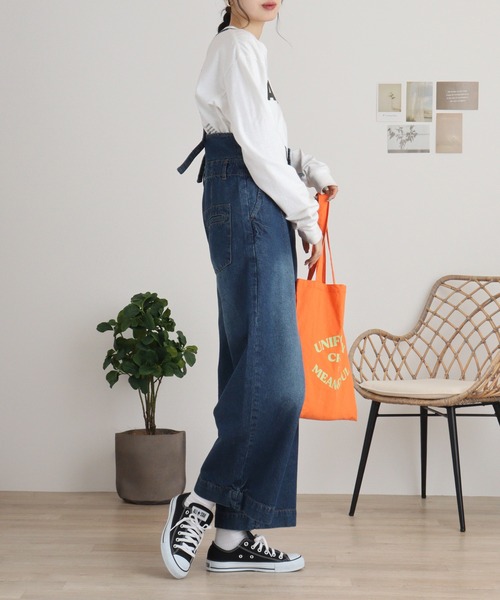 atONE(アットワン)の「atONE デニムハイウェストサスペンダーワイドパンツ(デニムパンツ・レディース・ワンウォッシュ/ネイビー/ブラック系その他・M/LL/L/4L/3L)」の7枚目の写真