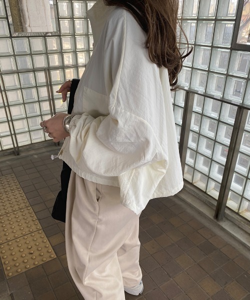 ISOOK(アイスー)の「Oversized nylon jacket / オーバーサイズナイロンジャケット(miho select)(ナイロンジャケット・レディース・ブラック/アイボリー・FREE)」の12枚目の写真