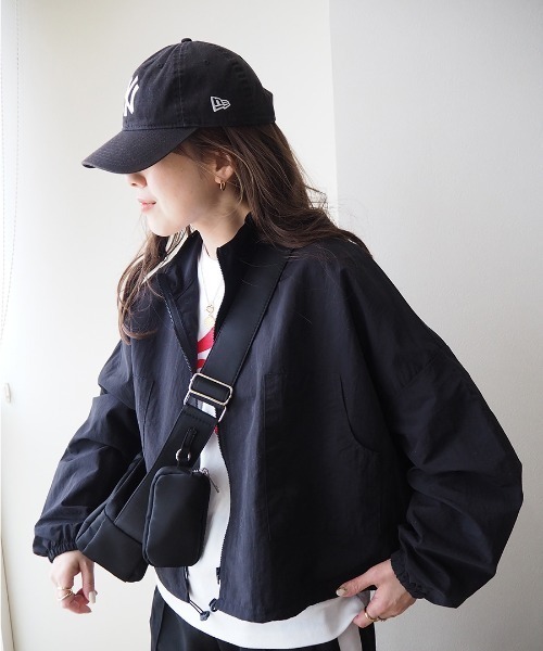ISOOK(アイスー)の「Oversized nylon jacket / オーバーサイズナイロンジャケット(miho select)(ナイロンジャケット・レディース・ブラック/アイボリー・FREE)」の10枚目の写真