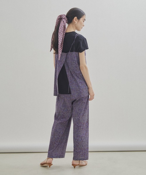 SALON adam et rope'(サロン アダム エ ロペ)の「【LIBERTY】リバティプリントマルチウェイスカーフシュシュ(シュシュ・レディース・ブラック/ブラウン/ピンク・FREE)」の8枚目の写真