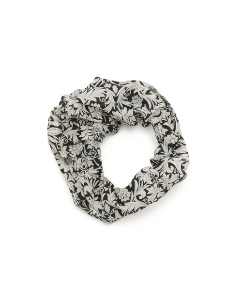 SALON adam et rope'(サロン アダム エ ロペ)の「【LIBERTY】リバティプリントマルチウェイスカーフシュシュ(シュシュ・レディース・ブラック/ブラウン/ピンク・FREE)」の13枚目の写真