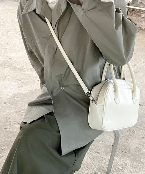 florist（フローリスト）の「【2WAY/3WAY】スクエアシルエットのシンプルレザーハンドバッグ/ショルダーバッグ（ボストンバッグ・レディース・ライトブルー/ホワイト/ブラック・FREE）」の5枚目の写真