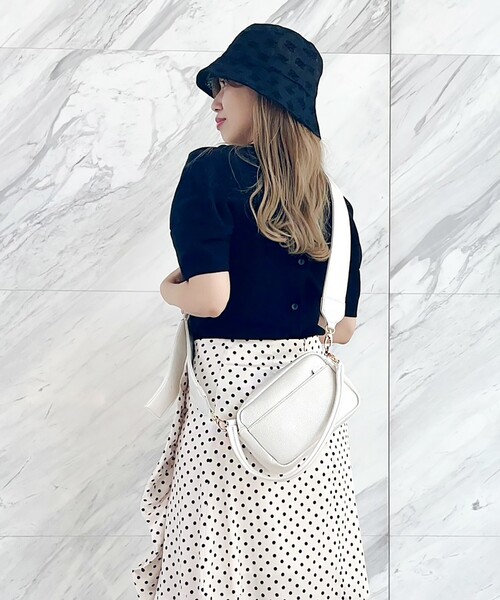 Ober Tashe(オーバータッシェ)の「太ベルト2WAYBOXショルダー(ショルダーバッグ・レディース・ブラック/ホワイト/シルバー・FREE)」の15枚目の写真