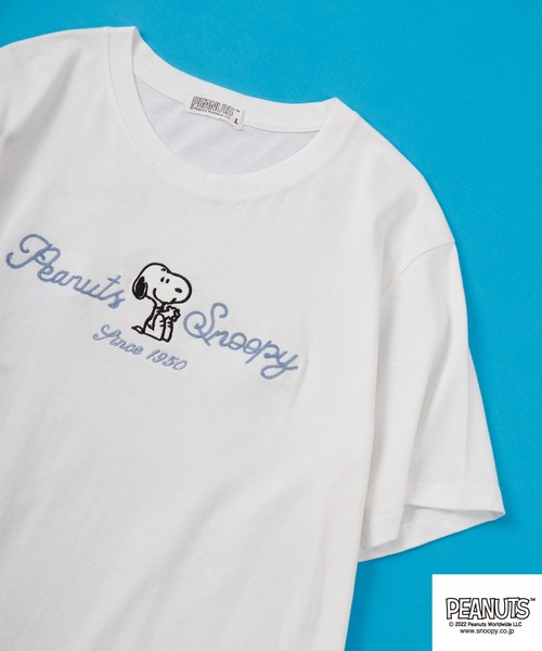 PEANUTS(ピーナッツ)の「PEANUTS チェーンステッチ Tシャツ 半袖(Tシャツ/カットソー・レディース・オフホワイト/カーキ/グレイッシュブルー/チャコール/ブラック/ホワイト・M/L/LL)」の1枚目の写真