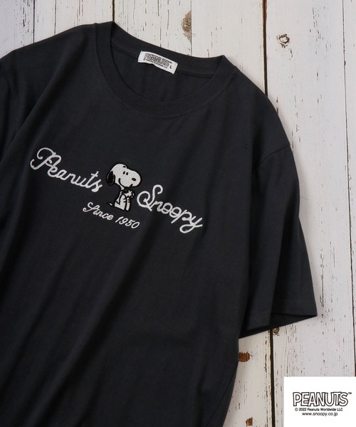 PEANUTS(ピーナッツ)の「PEANUTS チェーンステッチ Tシャツ 半袖(Tシャツ/カットソー・レディース・オフホワイト/カーキ/グレイッシュブルー/チャコール/ブラック/ホワイト・M/L/LL)」の4枚目の写真