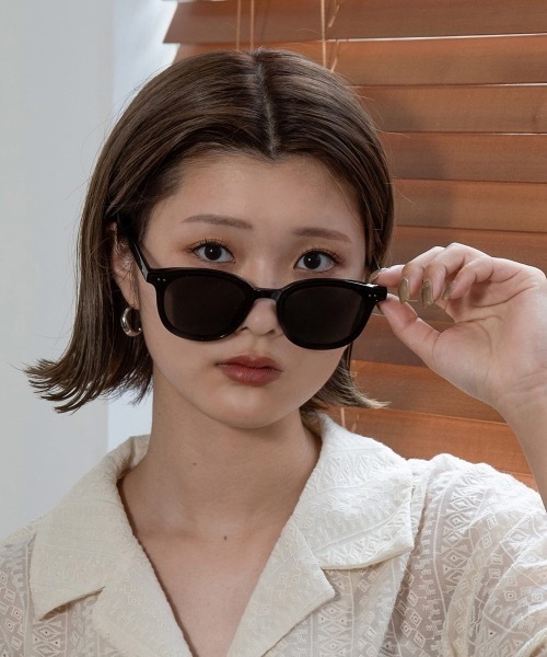 lawgy(ラウジー)の「simple sunglasses(サングラス・レディース・ブラック・FREE)」の1枚目の写真