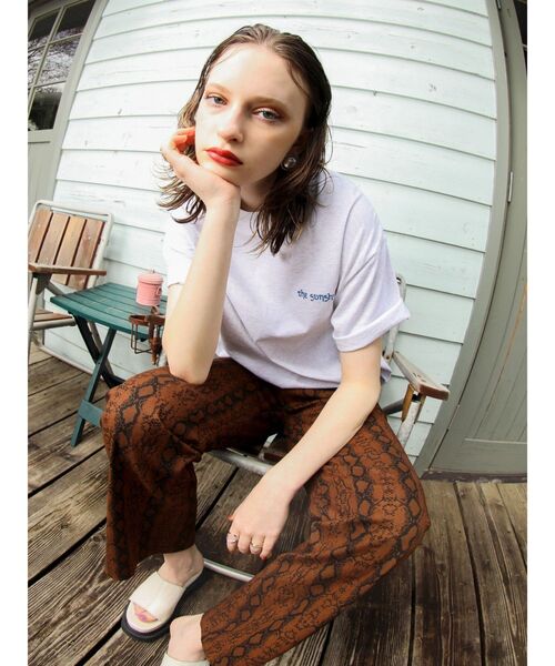 EVRIS（エヴリス）の「パイソンツイルワイドパンツ（その他パンツ・レディース・ブラウン/ベージュ・SMALL/MEDIUM）」の18枚目の写真