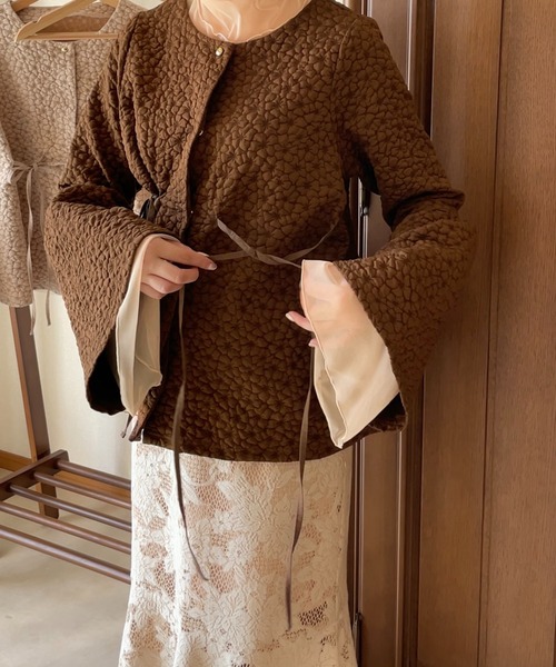 apresjour clair by 和花(アプレジュールクレアバイカズカ)の「【和花コラボアイテム】マルチフラワージャガードトップス【ZOZOTOWN限定アイテム】(シャツ/ブラウス・レディース・ブラウン系その他/ベージュ・フリー/X-LARGE)」の10枚目の写真