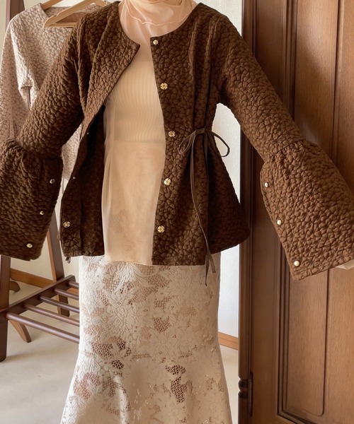 apresjour clair by 和花(アプレジュールクレアバイカズカ)の「【和花コラボアイテム】マルチフラワージャガードトップス【ZOZOTOWN限定アイテム】(シャツ/ブラウス・レディース・ブラウン系その他/ベージュ・フリー/X-LARGE)」の11枚目の写真