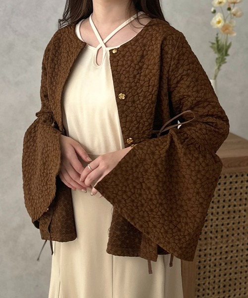 apresjour clair by 和花(アプレジュールクレアバイカズカ)の「【和花コラボアイテム】マルチフラワージャガードトップス【ZOZOTOWN限定アイテム】(シャツ/ブラウス・レディース・ブラウン系その他/ベージュ・フリー/X-LARGE)」の12枚目の写真