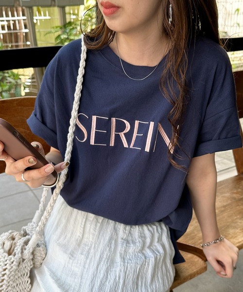 DISCOAT(ディスコート)の「【WEB限定】SEREIN刺繍ロゴTシャツ(Tシャツ/カットソー・レディース・ホワイト/チャコールグレー/ベージュ/ネイビー/ネイビー系1/ホワイト×シルバー/グレー系その他・FREE)」の6枚目の写真