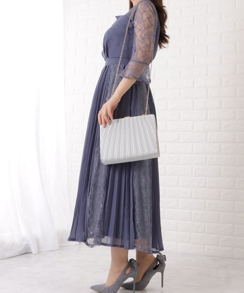 Lace Ladies(レースレディース)の「スクエア型プリーツメタリックハンドバッグ(クラッチバッグ・レディース・ブラック/アイボリー/グレー・FREE)」の4枚目の写真