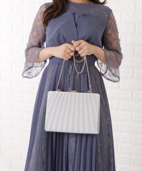 Lace Ladies(レースレディース)の「スクエア型プリーツメタリックハンドバッグ(クラッチバッグ・レディース・ブラック/アイボリー/グレー・FREE)」の5枚目の写真