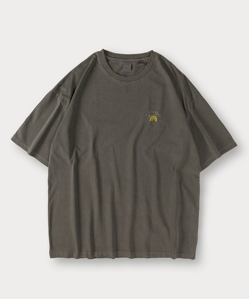 SlashDate(スラッシュデイト)の「ピグメント加工ワンポイント刺繍Tシャツ/ビッグシルエット(Tシャツ/カットソー・メンズ・イエロー/ブルー/ブラック・M/L)」の7枚目の写真
