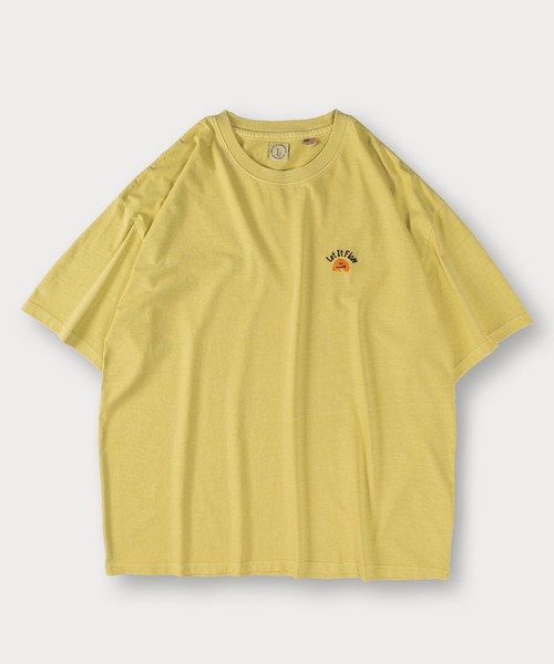 SlashDate(スラッシュデイト)の「ピグメント加工ワンポイント刺繍Tシャツ/ビッグシルエット(Tシャツ/カットソー・メンズ・イエロー/ブルー/ブラック・M/L)」の4枚目の写真