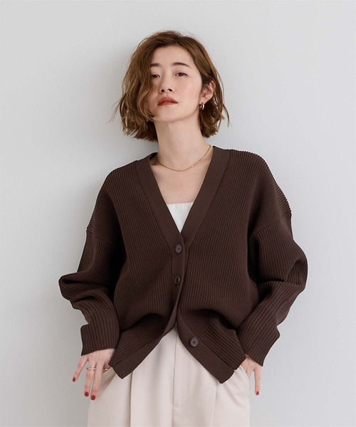 UR'S(ユアーズ)の「Vネックボリュームスリーブニットカーディガン(カーディガン/ボレロ・レディース・ネイビー/ベージュ/グリーン系その他/チャコール/ブラウン・L/S/M)」の3枚目の写真