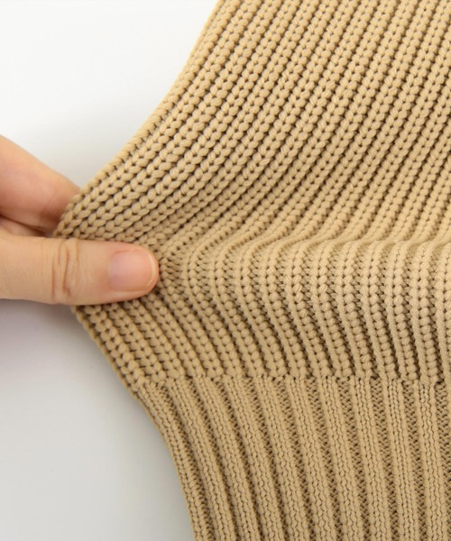 UR'S(ユアーズ)の「Vネックボリュームスリーブニットカーディガン(カーディガン/ボレロ・レディース・ネイビー/ベージュ/グリーン系その他/チャコール/ブラウン・L/S/M)」の8枚目の写真