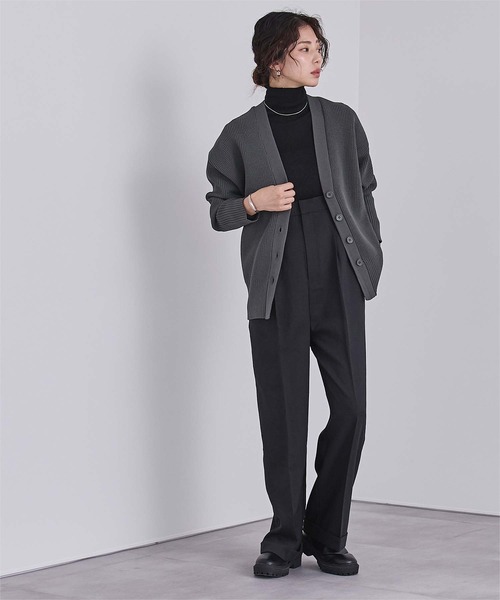 UR'S(ユアーズ)の「Vネックボリュームスリーブニットカーディガン(カーディガン/ボレロ・レディース・ネイビー/ベージュ/グリーン系その他/チャコール/ブラウン・L/S/M)」の17枚目の写真