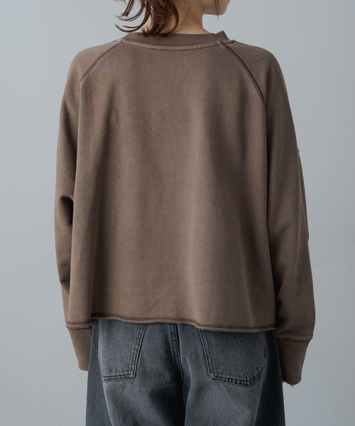 PUAL CE CIN(ピュアルセシン)の「クロップド丈ロゴプリントスウェットプルオーバー(スウェット・レディース・ネイビー/ブラウン・FREE)」の11枚目の写真