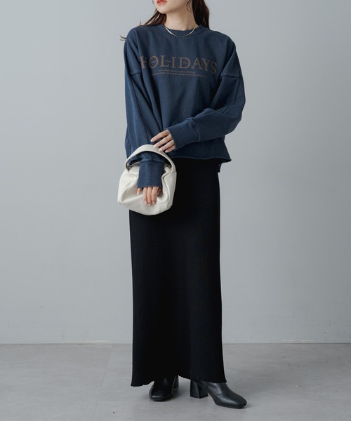 PUAL CE CIN(ピュアルセシン)の「クロップド丈ロゴプリントスウェットプルオーバー(スウェット・レディース・ネイビー/ブラウン・FREE)」の6枚目の写真