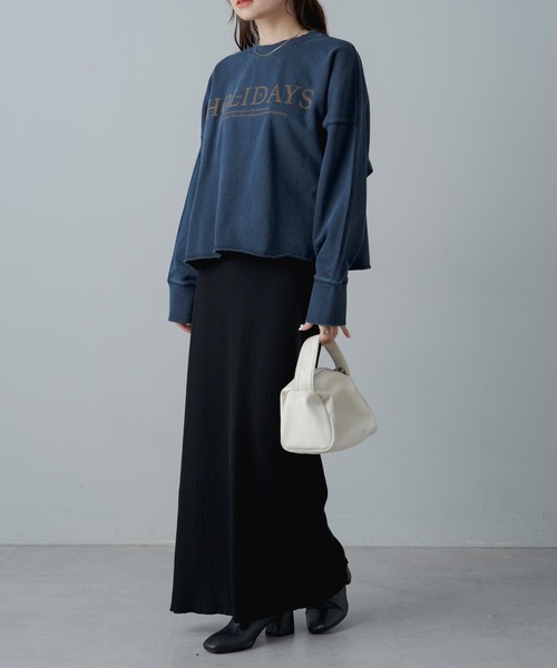 PUAL CE CIN(ピュアルセシン)の「クロップド丈ロゴプリントスウェットプルオーバー(スウェット・レディース・ネイビー/ブラウン・FREE)」の7枚目の写真