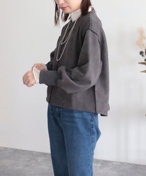 fredy emue（フレディエミュ）の「ダンボールスエード配色メロープルオーバー（Tシャツ/カットソー・レディース・ライトグレー/チャコールグレー/ベージュ/サックスブルー/ブラウン/ベビーピンク・38）」の18枚目の写真