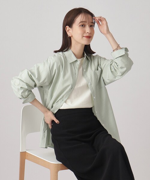 SHOO・LA・RUE（シューラルー）の「◆【洗える】オールシーズン使える ベーシック長袖シャツ（シャツ/ブラウス・レディース・ライトパープル/グリーン系3/ネイビー系2/ブルー系2/ホワイト/ライトブルー・02/03/04）」の3枚目の写真