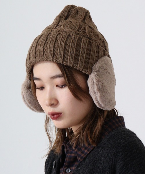 TESTIFY(テスティファイ)の「TESTIFY ファー耳付きケーブルニットキャップ / Cable Fur Ear Watch(ニットキャップ/ビーニー・レディース・モカ/グレー/ブラック/アイボリー・FREE)」の4枚目の写真