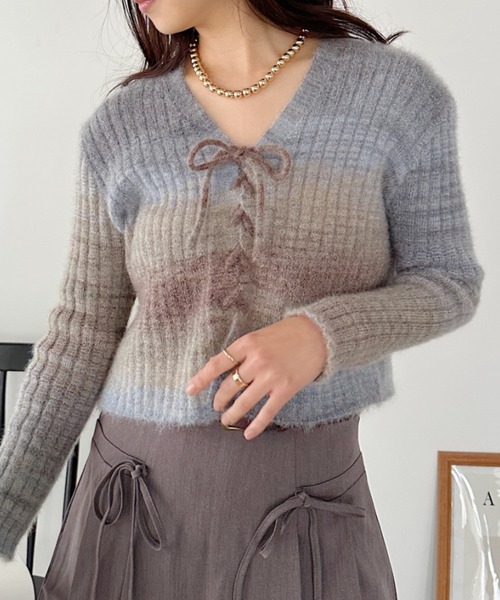 CLEA（クレア）の「グラデーションレースアップニットトップス（ニット/セーター・レディース・ブルー・FREE）」の14枚目の写真